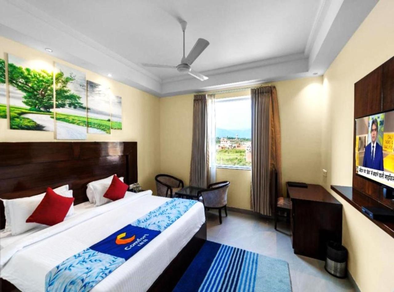 Inde Reva Resort Rishikesh リシケーシュ エクステリア 写真