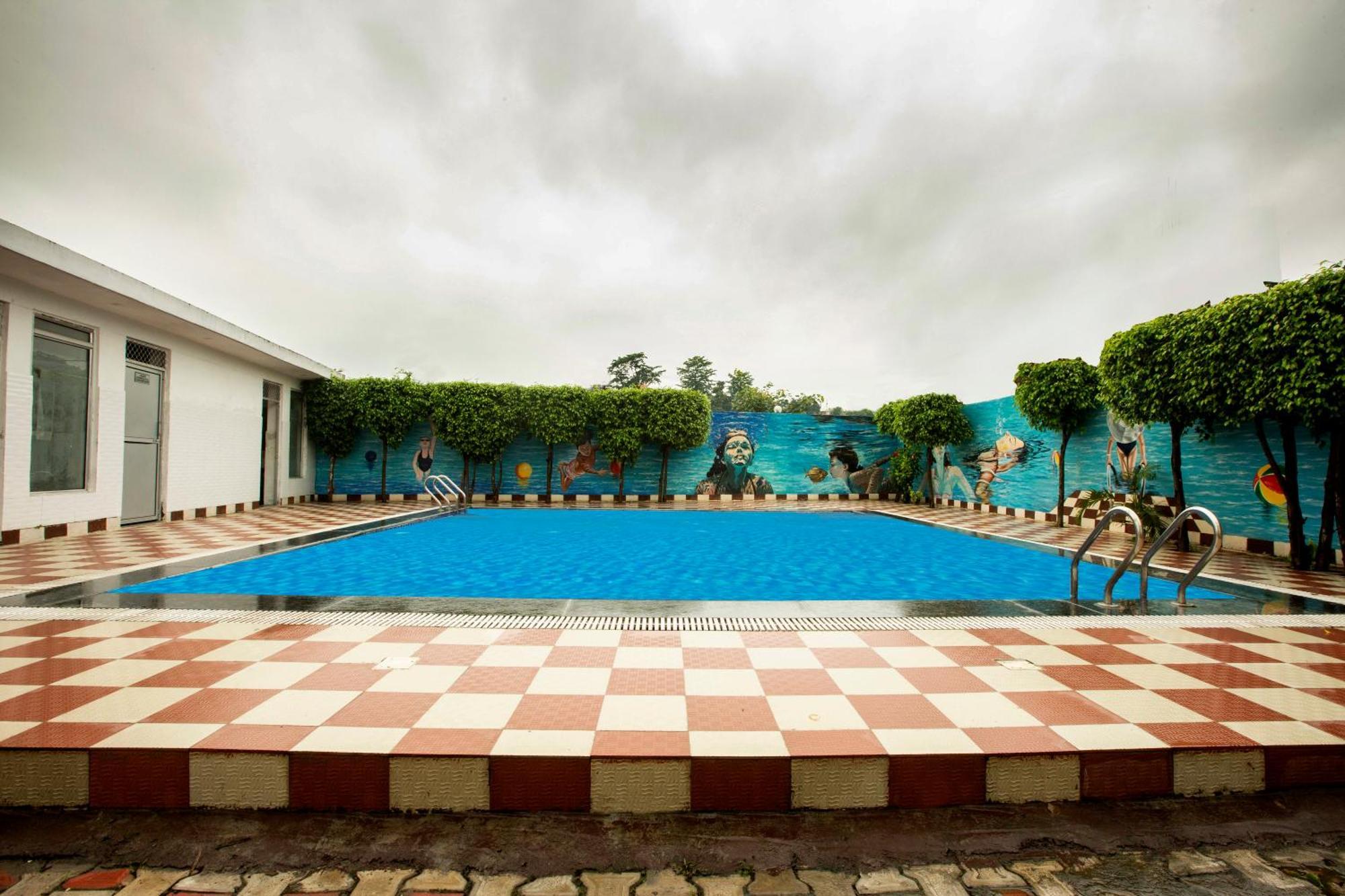Inde Reva Resort Rishikesh リシケーシュ エクステリア 写真