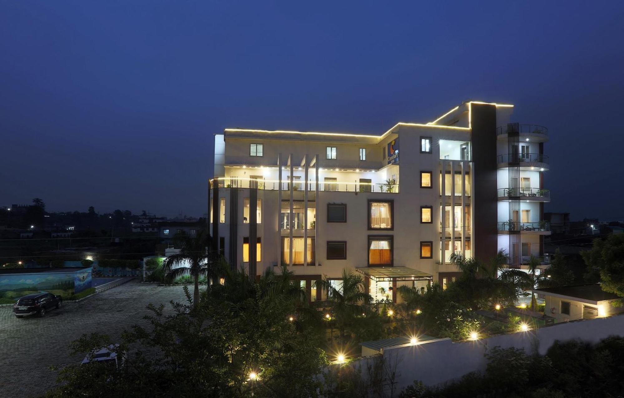 Inde Reva Resort Rishikesh リシケーシュ エクステリア 写真