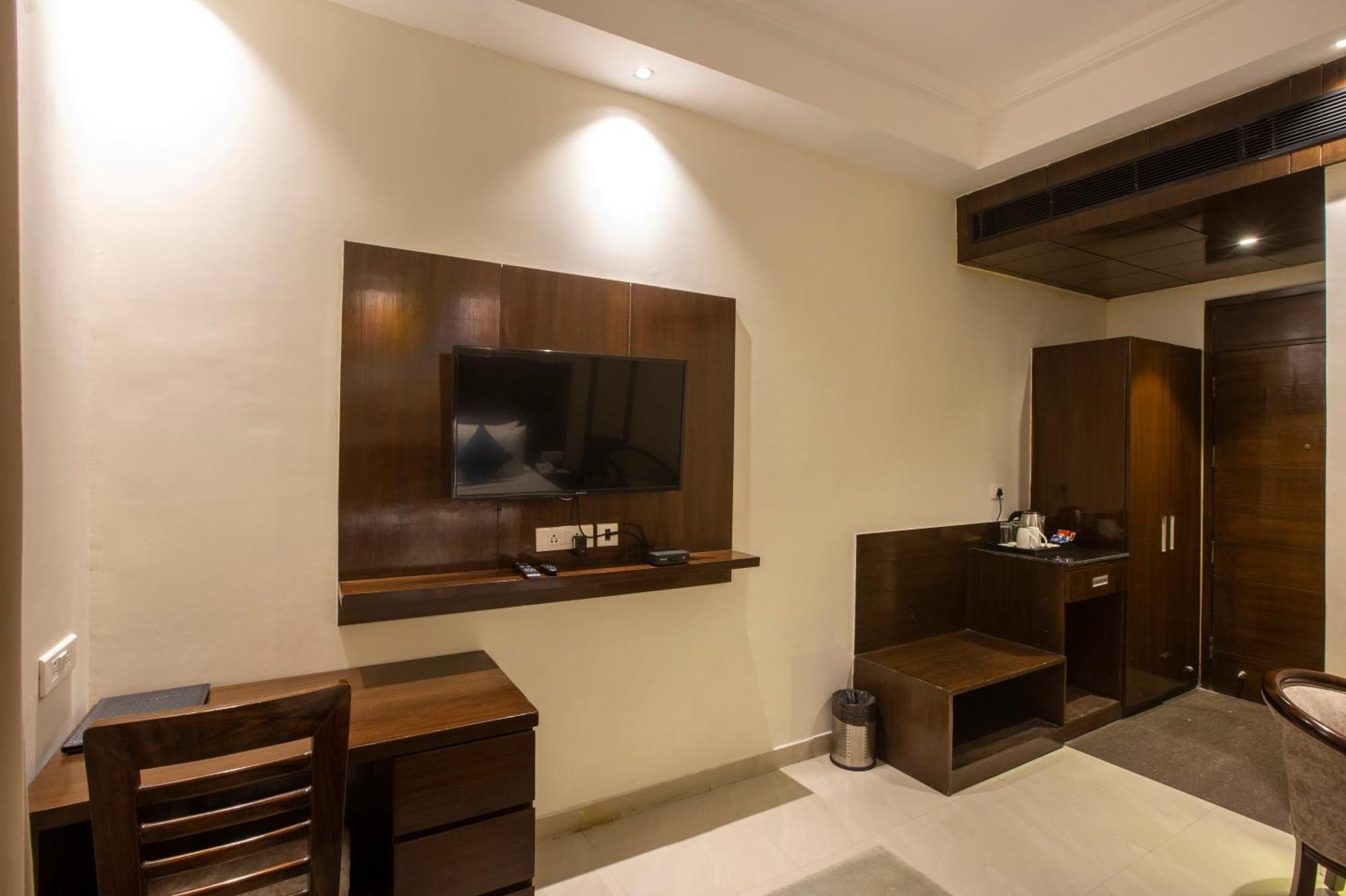 Inde Reva Resort Rishikesh リシケーシュ エクステリア 写真