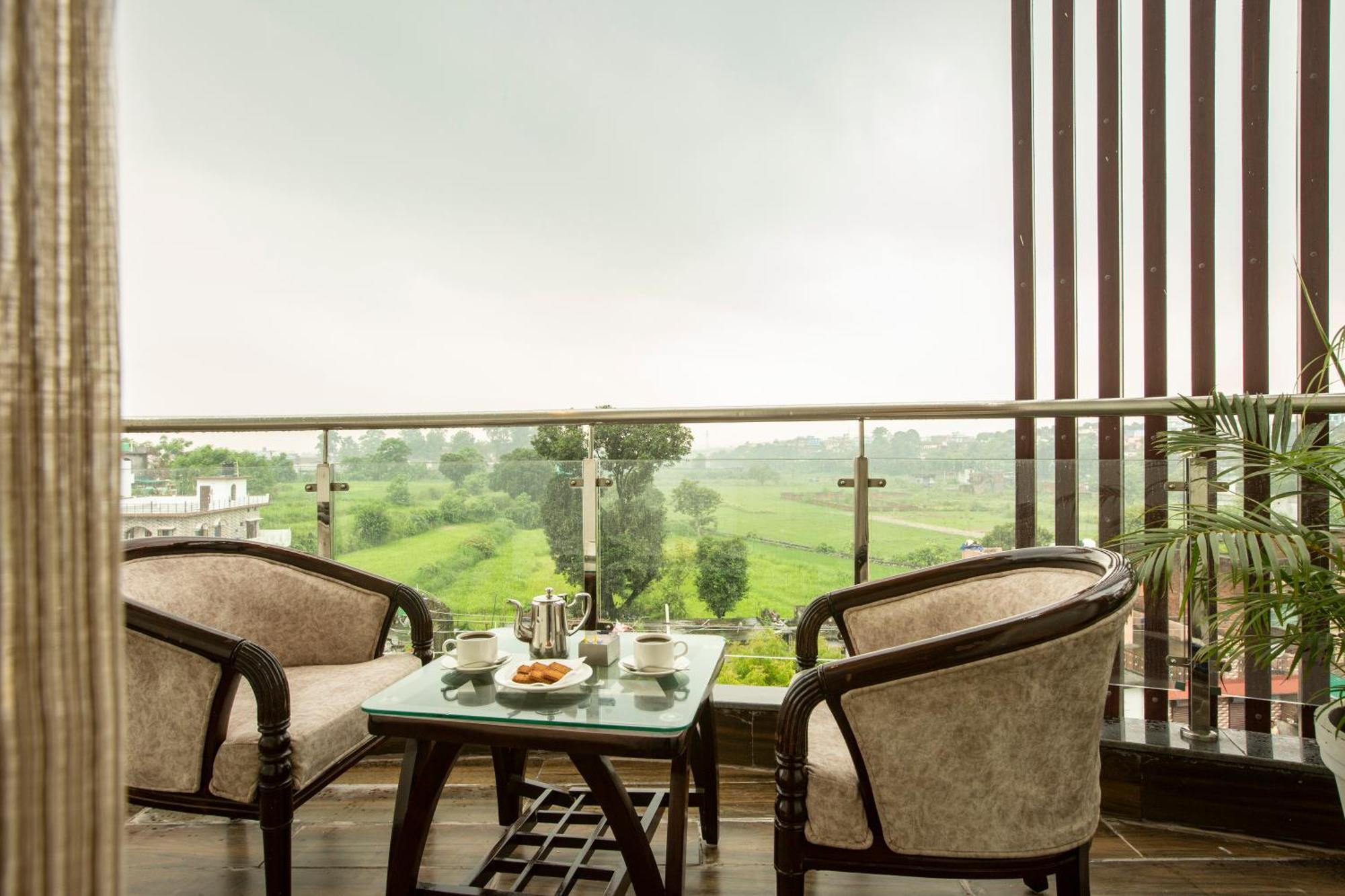 Inde Reva Resort Rishikesh リシケーシュ エクステリア 写真